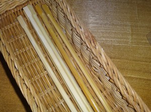 毎日食洗器で洗っている無塗装の竹の箸と、新品の竹の箸