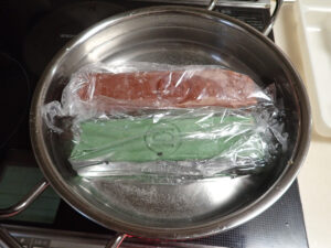 研磨棒を軟化している様子